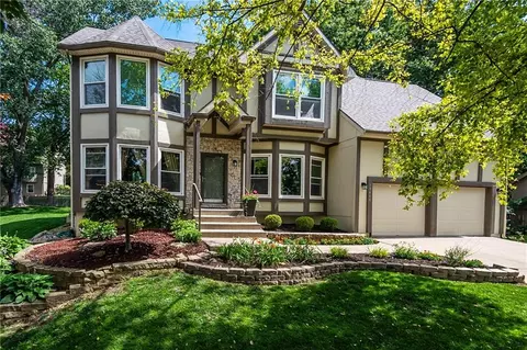 13400 W 116th Ter, Overland Park, KS 66210