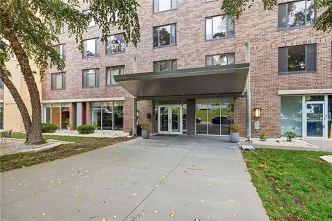600 E 8th St #2K, Kansas City, MO 64106