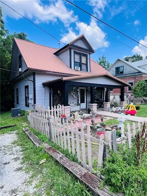 Exterior - 2403 Main St, Bethany, MO 64424 photo 3 of 6