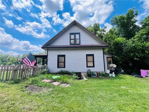 Exterior - 2403 Main St, Bethany, MO 64424 photo 5 of 6