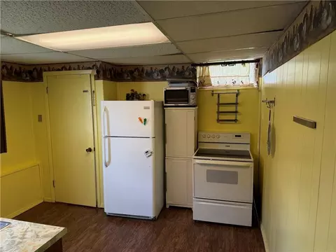 Kitchen - 15111 E 44th St, Independence, MO 64055 photo 3 of 4