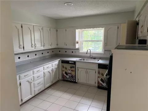 Kitchen - 15111 E 44th St, Independence, MO 64055 photo 1 of 4