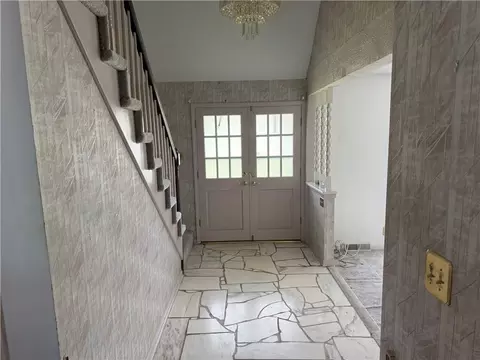 Entry Way - 15111 E 44th St, Independence, MO 64055 photo 1 of 2