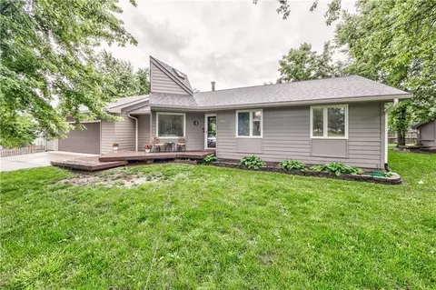 105 E Cedar St, Spring Hill, KS 66083