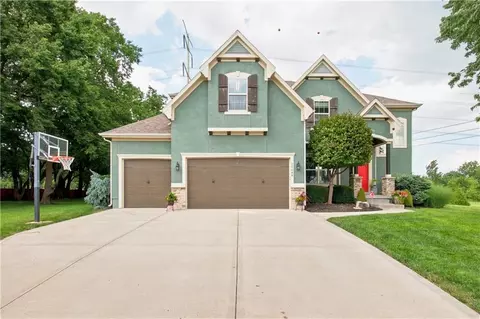 20648 W 107th Pl, Olathe, KS 66061