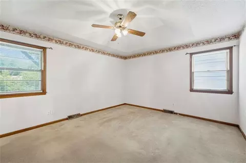 Bedroom - 105 SE Colony Dr, Lees Summit, MO 64063 photo 4 of 7