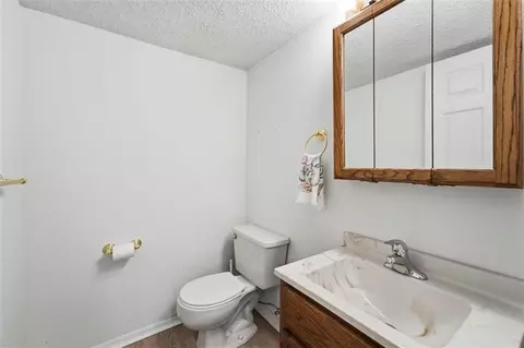 Bath - 105 SE Colony Dr, Lees Summit, MO 64063 photo 4 of 4