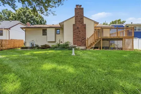 Exterior - 105 SE Colony Dr, Lees Summit, MO 64063 photo 7 of 8