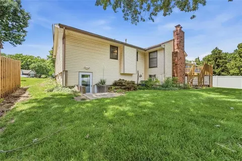 Exterior - 105 SE Colony Dr, Lees Summit, MO 64063 photo 6 of 8