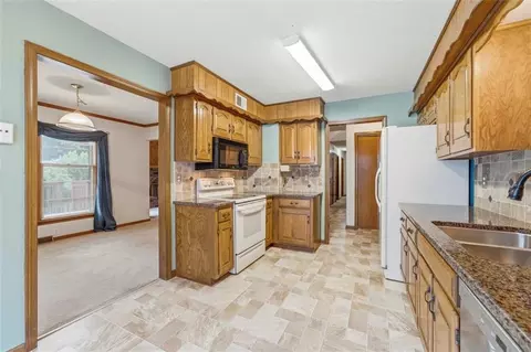 Kitchen - 105 SE Colony Dr, Lees Summit, MO 64063 photo 3 of 3
