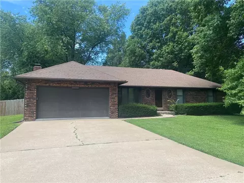 3313 Pickett Rd, Saint Joseph, MO 64503