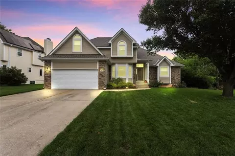 113 SE Breon St, Lees Summit, MO 64063