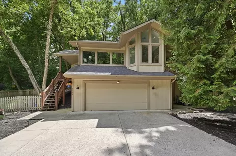 5316 NW Bluff Dr, Parkville, MO 64152