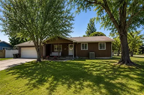 1601 Neosho St, Humboldt, KS 66748