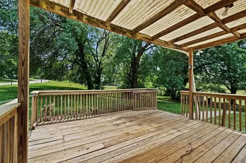 Exterior - 8905 E 55th St, Raytown, MO 64133 photo 2 of 5