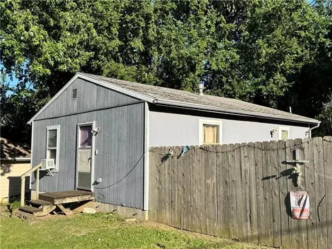 1409 Dakota St, Leavenworth, KS 66048
