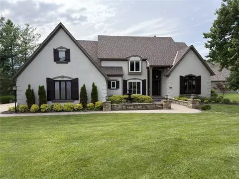 5502 Spinnaker Pointe, Parkville, MO 64152