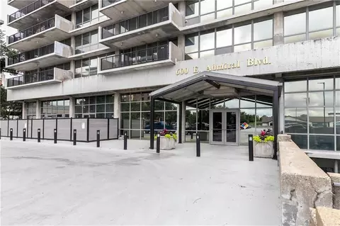 600 Admiral Blvd #803, Kansas City, MO 64106