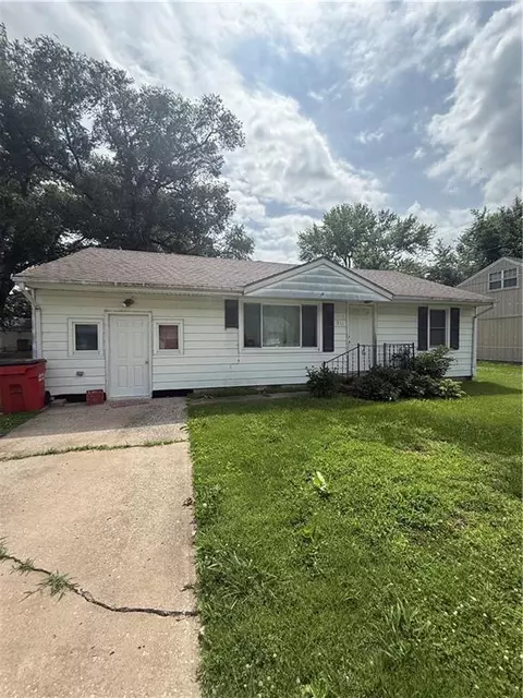 311 N Hudson St, Buckner, MO 64016