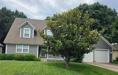 112 Nottingham Ct, Lees Summit, MO 64063