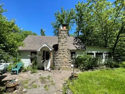3106 E 80th St, Kansas City, MO 64132