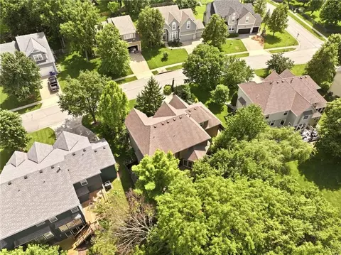 View/Area - 23536 W 73rd Ter, Shawnee, KS 66227 photo 5 of 6