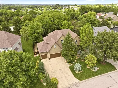 View/Area - 23536 W 73rd Ter, Shawnee, KS 66227 photo 3 of 6