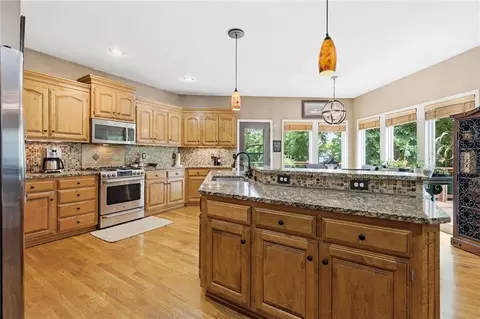 Kitchen - 23536 W 73rd Ter, Shawnee, KS 66227 photo 1 of 7