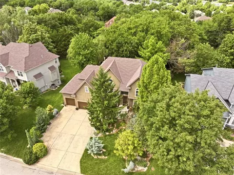 View/Area - 23536 W 73rd Ter, Shawnee, KS 66227 photo 2 of 6