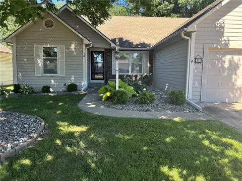 13 Stratford Place Pt, Saint Joseph, MO 64506