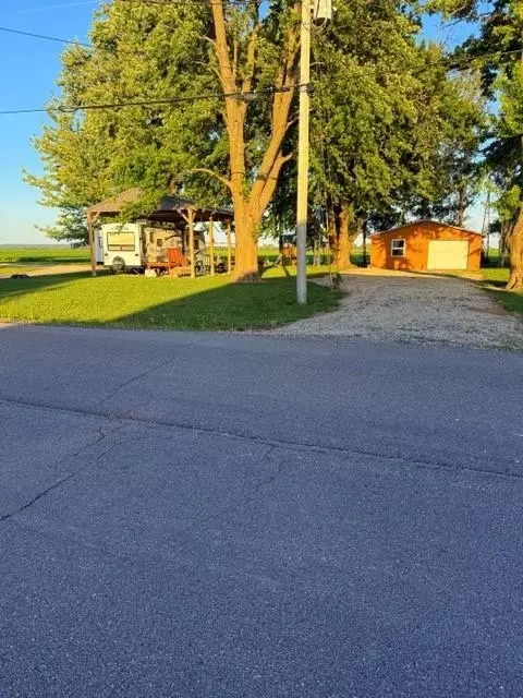 487 Lakeshore Dr, Big Lake, MO 64437