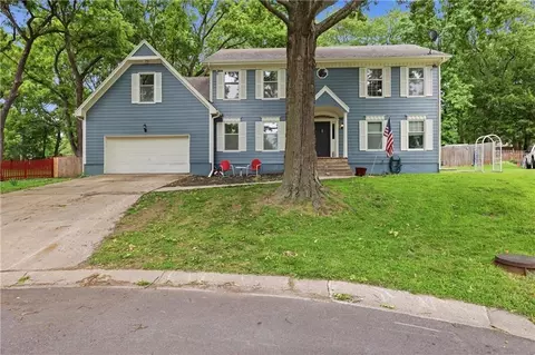1402 NW Weatherstone Ln, Blue Springs, MO 64015