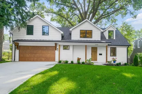 5439 Norwood St, Fairway, KS 66205