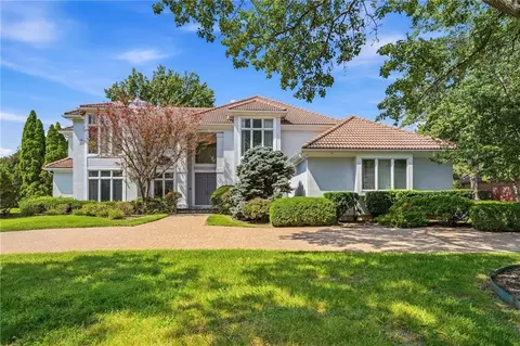 11708 Brookwood Ave, Leawood, KS 66211
