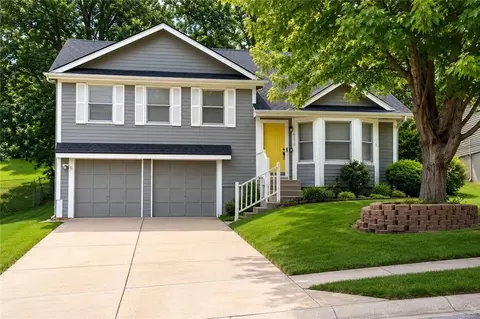 6215 N Mercier St, Kansas City, MO 64118