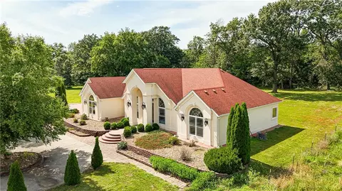 17773 Y Hwy #17779, Sedalia, MO 65301