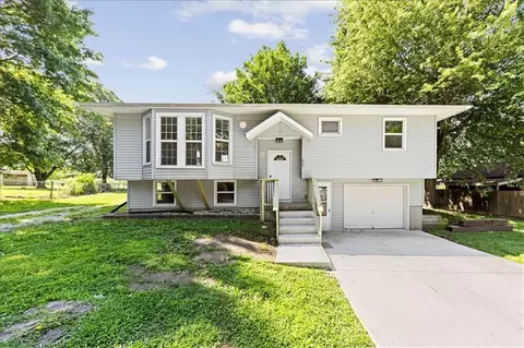 206 E 12th St, Lawson, MO 64062