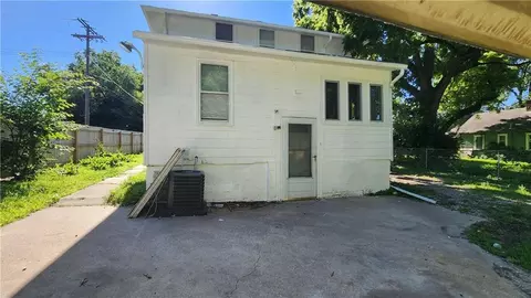 Exterior - 1108 S Harris Ave, Independence, MO 64054 photo 3 of 3