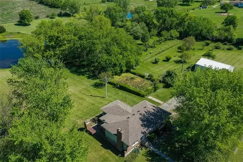 25225 Windridge Rd, Peculiar, MO 64078
