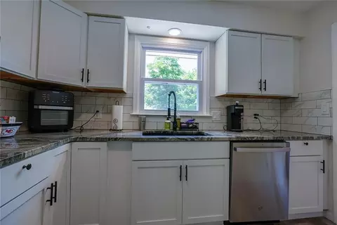 Kitchen - 3916 S Grant Ave, Independence, MO 64055 photo 2 of 3
