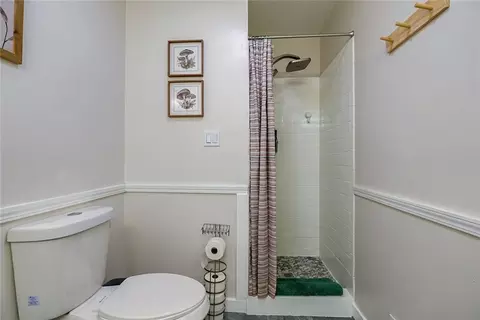 Bath - 3916 S Grant Ave, Independence, MO 64055 photo 4 of 5