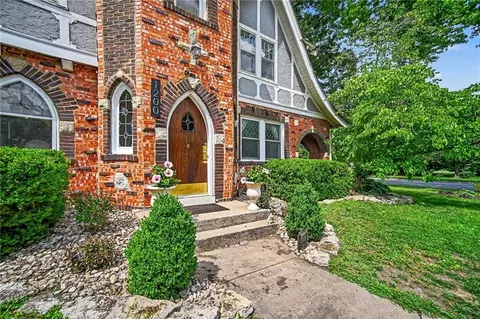 1200 W 72nd St, Kansas City, MO 64114