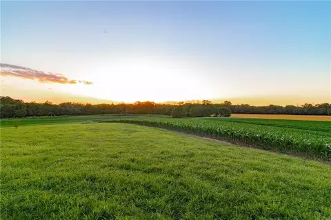 18306 Ozark Ln, Higginsville, MO 64037