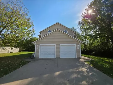 408 SW 412 Sw 6th St, Blue Springs, MO 64014