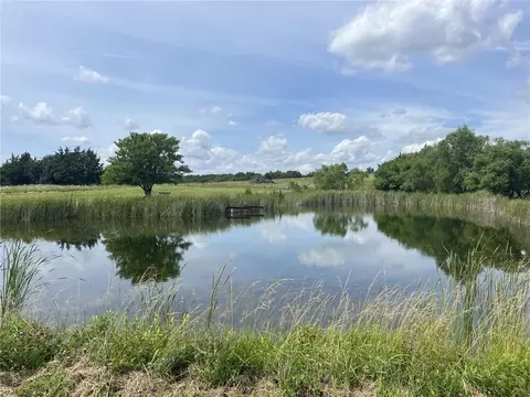 1804 N 300 Rd, Baldwin City, KS 66006