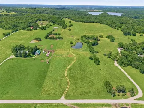 1804 N 300 Rd, Baldwin City, KS 66006