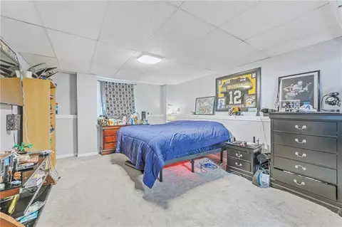 Bedroom - 403 NE Station Dr, Lees Summit, MO 64086 photo 7 of 8