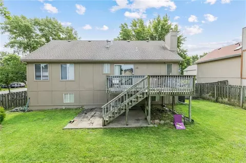 Exterior - 403 NE Station Dr, Lees Summit, MO 64086 photo 6 of 7
