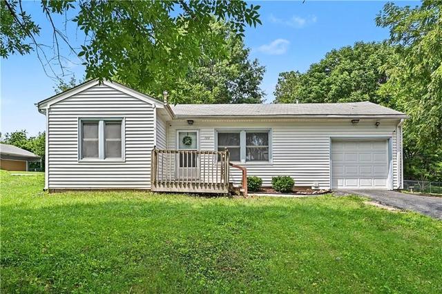 100 NE 73rd St, Gladstone, MO 64118
