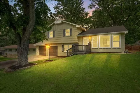 7323 Maywood Ave, Raytown, MO 64133